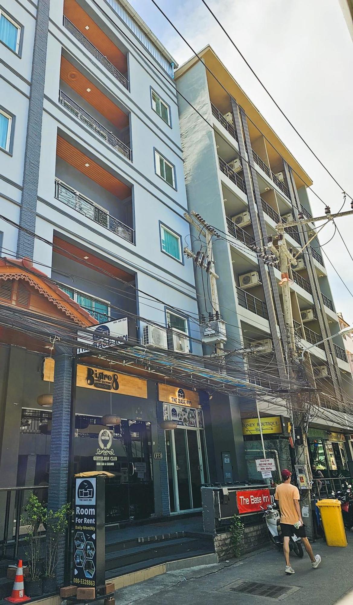 The Base Inn Pattaya Exterior photo